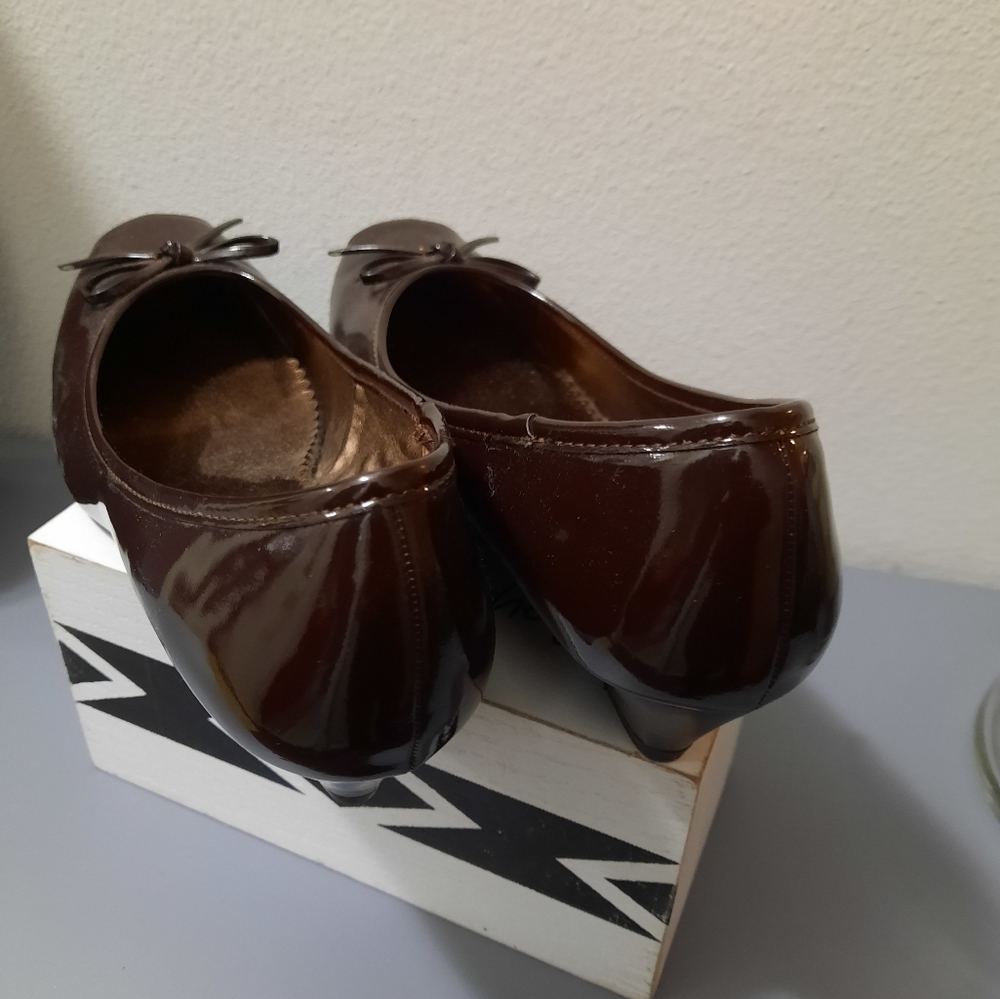 Shoes - Picture 4 of 7